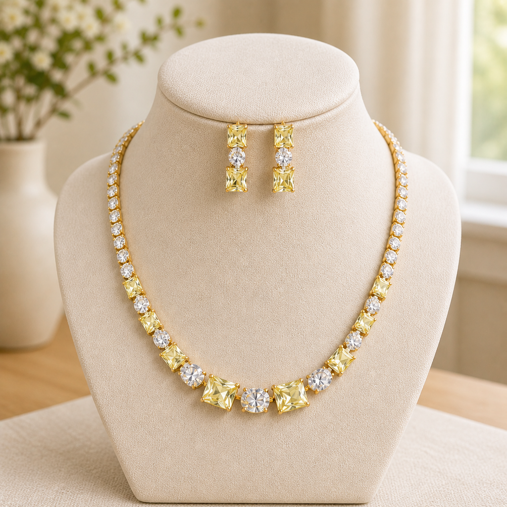 Parure Lumière Dorée – Collier & Boucles d’Oreilles en laiton doré à l’or fin 18K, zircon éclatant