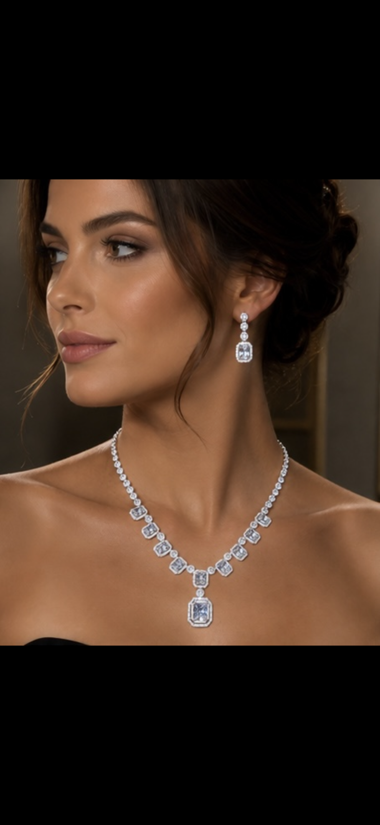 Parure Éclat 0679 – Collier & Boucles d’Oreilles Sertis de Zircons