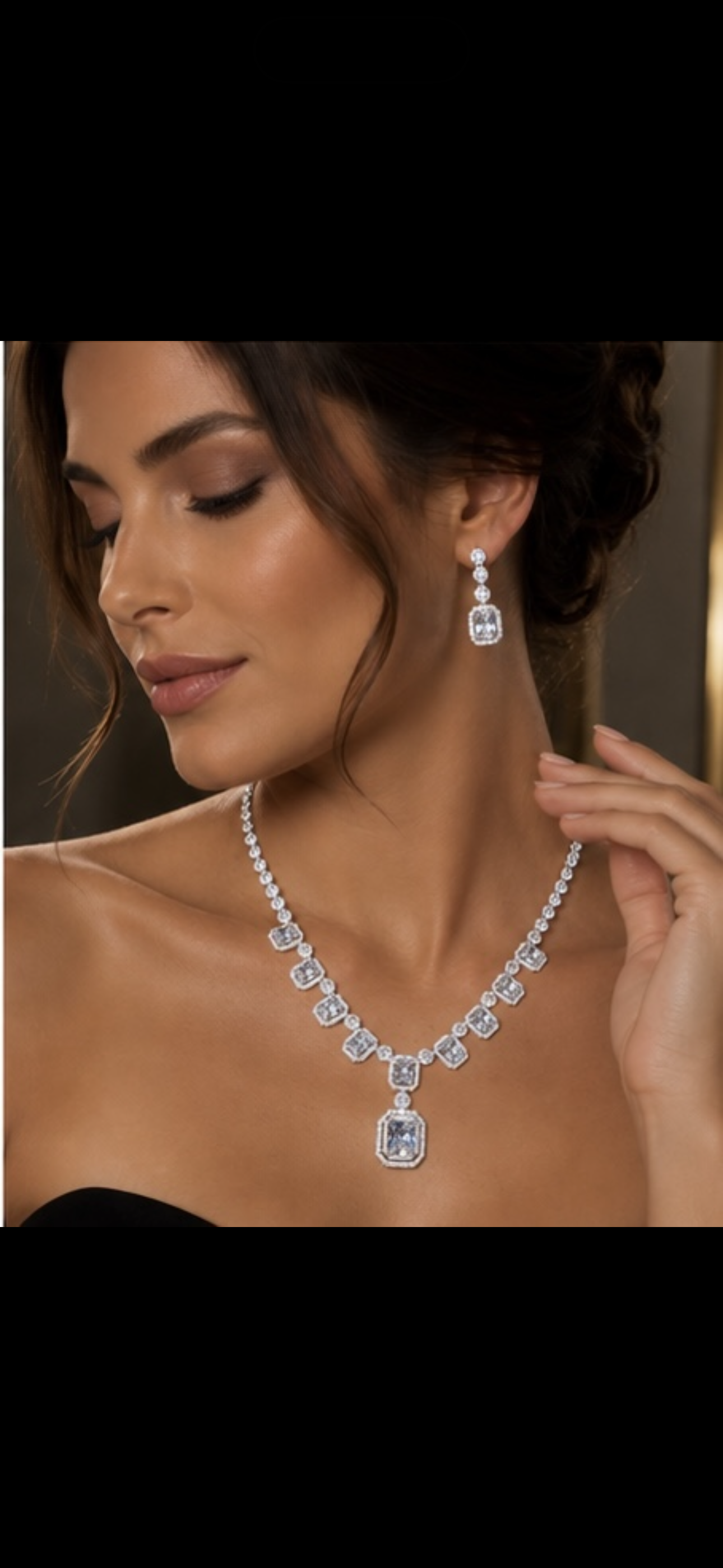 Parure Éclat 0679 – Collier & Boucles d’Oreilles Sertis de Zircons